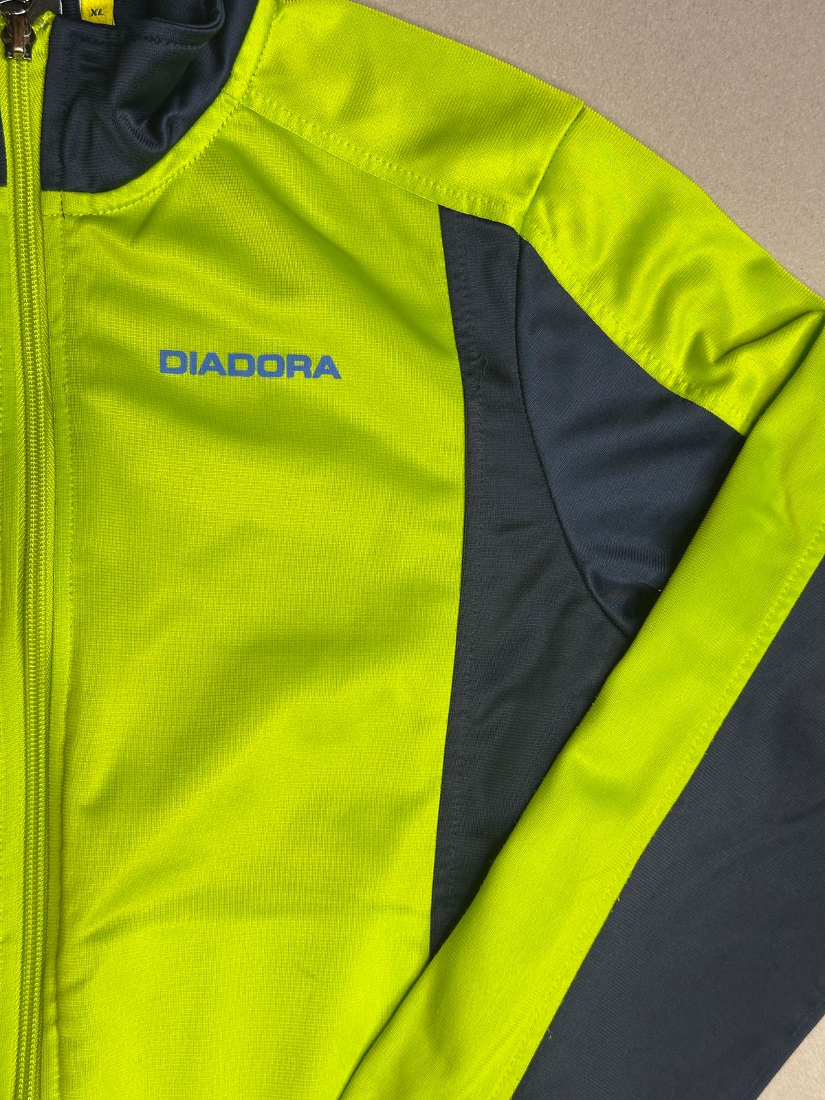 DIADORA