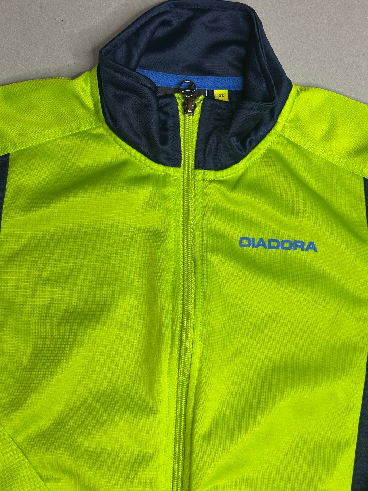 DIADORA
